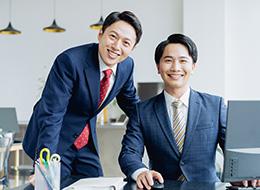 開発エンジニア*直取引有*チーム体制*AI案件有*残業少なめ*資格取得支援制度あり*リモート有*有給取得率8割