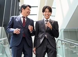 異業種出身の先輩ばかりだからこそ新人の不安を理解でき、孤立させないフォローがあります。