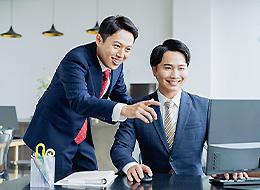 広告企画営業｜未経験OK｜月給30万円～｜賞与100万円支給実績あり｜既存7割以上｜全国募集｜残業月8h