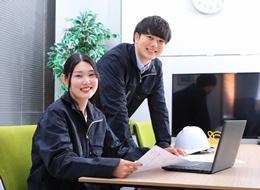 土日祝休みで長期休暇を取得することもできるので、メリハリのある働き方でプライベートも充実できます！