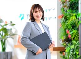 事務サポート/完全未経験OK/年休125日・土日祝休/20代の平均月収30万円/研修充実/転勤なし/面接1回