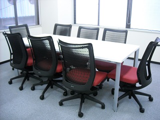 東京支社
　ゆったりとしたミーティングスペースです。